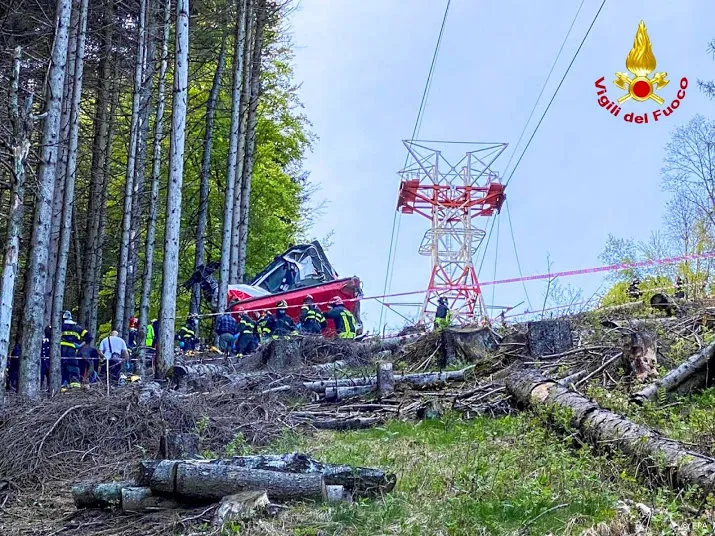 giro past route 19e etappe aan en mijdt plek van kabelbaanongeluk