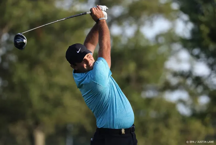 golfer reed leidt us open na tweede dag woods uitgeschakeld
