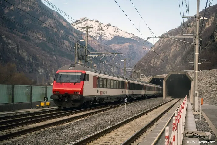 gotthardtunnel in december deels open voor passagierstreinen