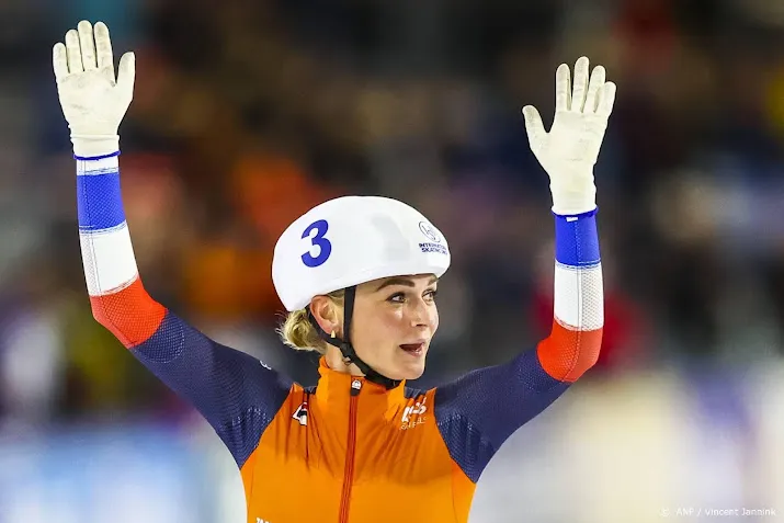 goud en zilver schaatssters schouten en groenewoud op massastart