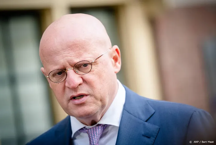 grapperhaus butsen overgehouden aan huwelijksaffaire