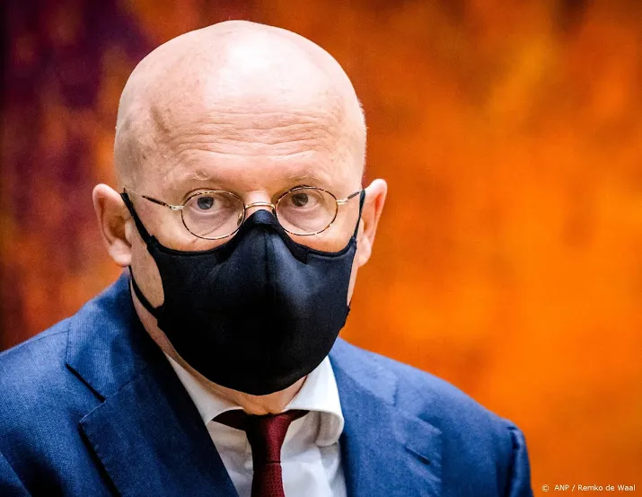 grapperhaus praat met religieuze organisaties over corona