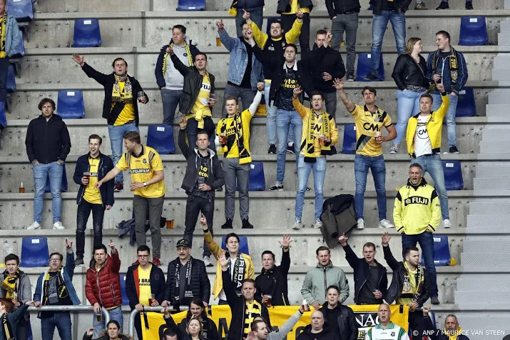 grimmige sfeer stadion breda na nederlaag nac