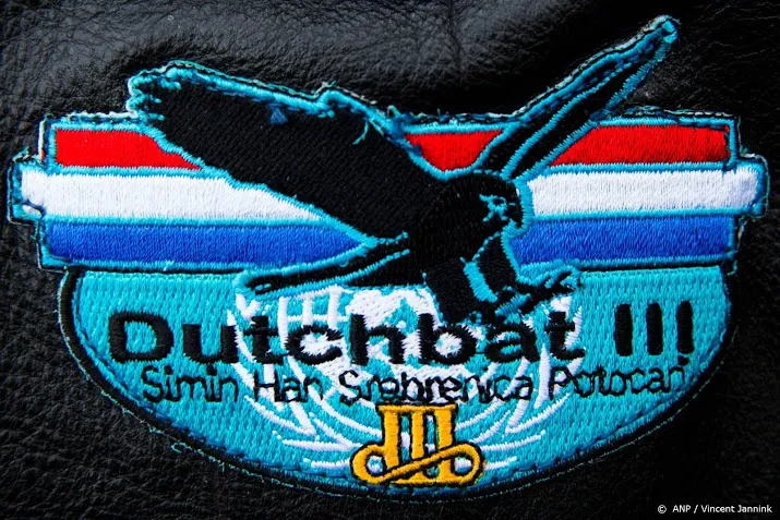 groep dutchbat veteranen stapt naar rechter