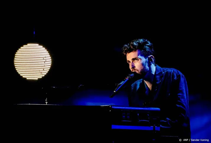 groot gejuich in perscentrum voor duncan