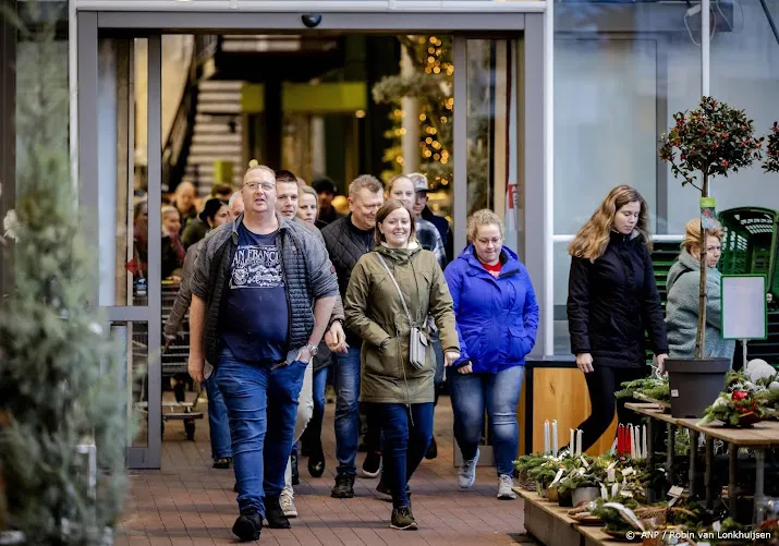 grote drukte bij intratuin en ikea op tweede kerstdag