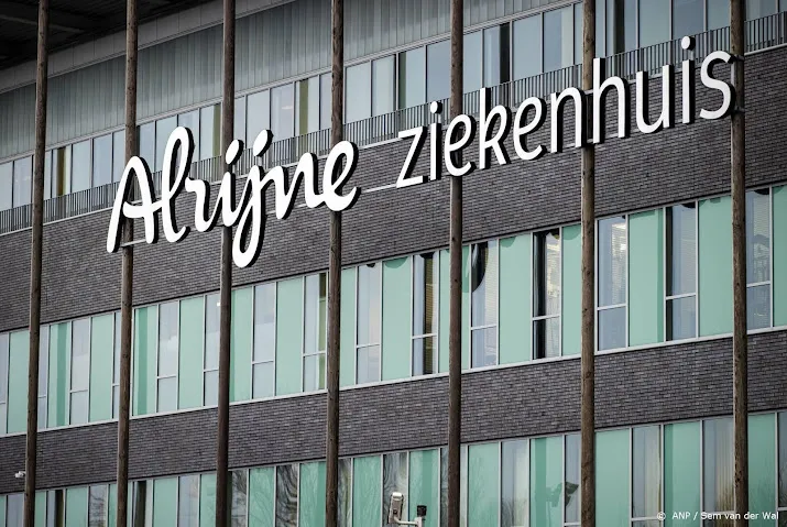 gynaecoloog die eigen sperma gebruikte langer actief dan gedacht