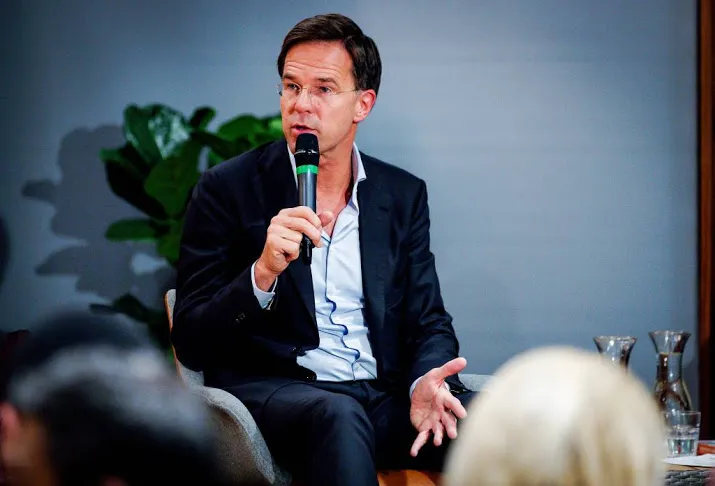 haagse agent doet verhaal bij rutte