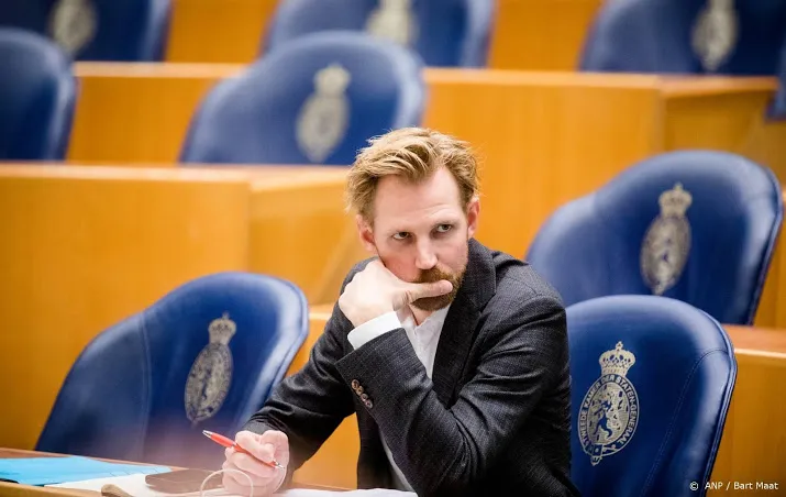 haagse zorgen om invloed is op jeugdwerk