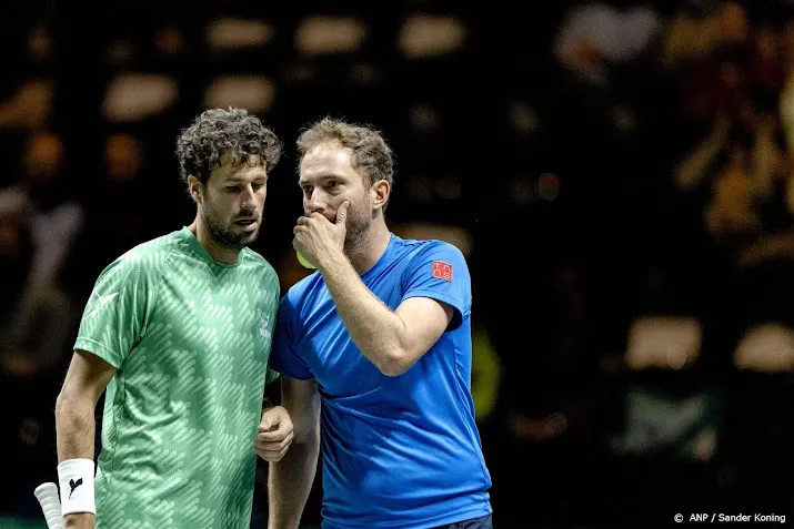 haase en middelkoop naar derde ronde dubbelspel in melbourne