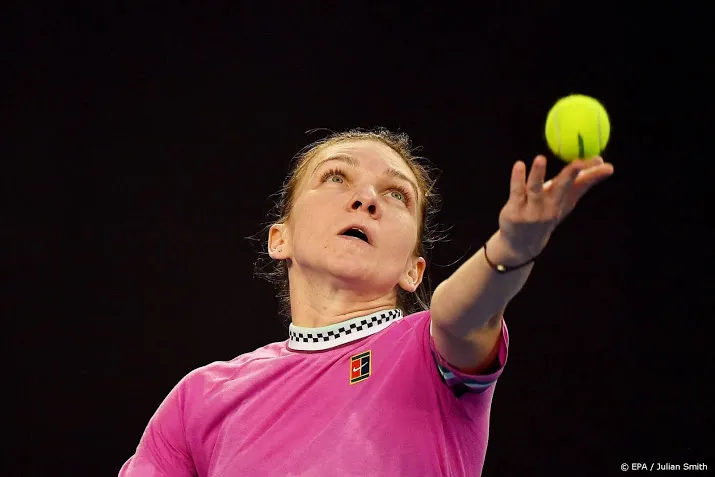halep met moeite door in australie