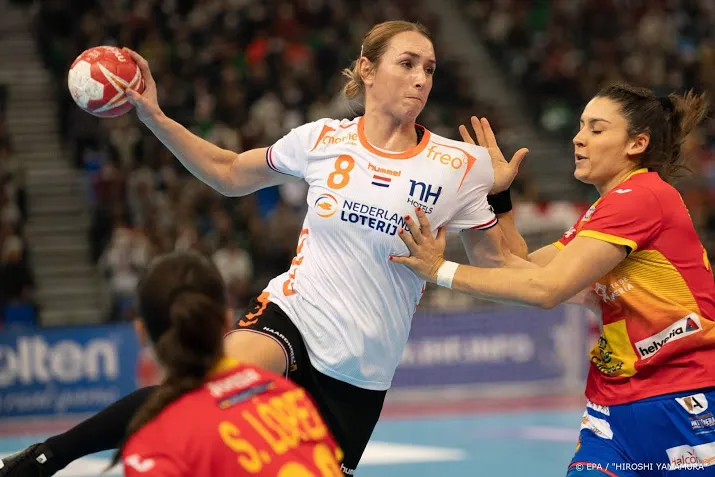 handbalster abbingh over een jaar zeker erbij