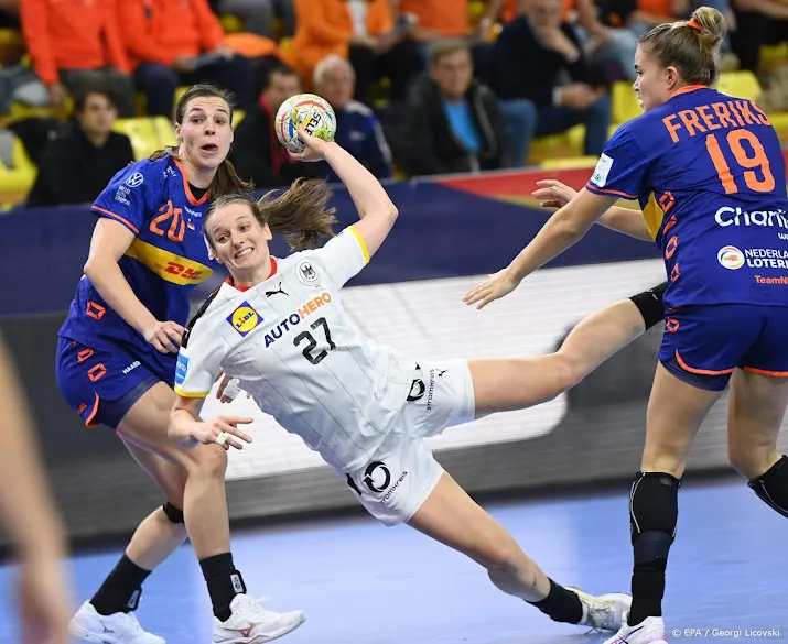 handbalsters lijden zware nederlaag tegen duitsland op ek