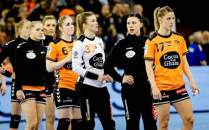 handbalsters stuiten weer op hongarije