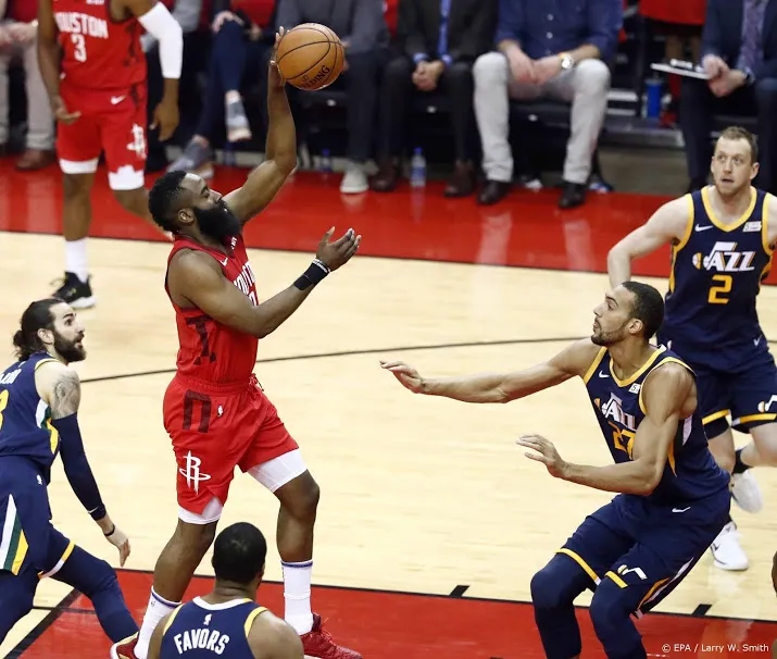harden blinkt uit bij houston rockets