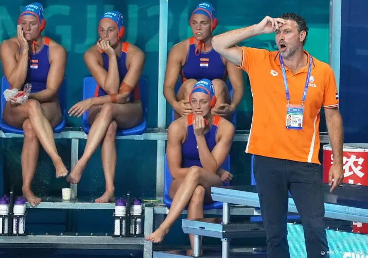 hardhandige aftocht waterpolosters