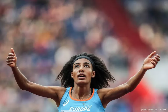 hassan pakt wereldrecord 5 km op de weg