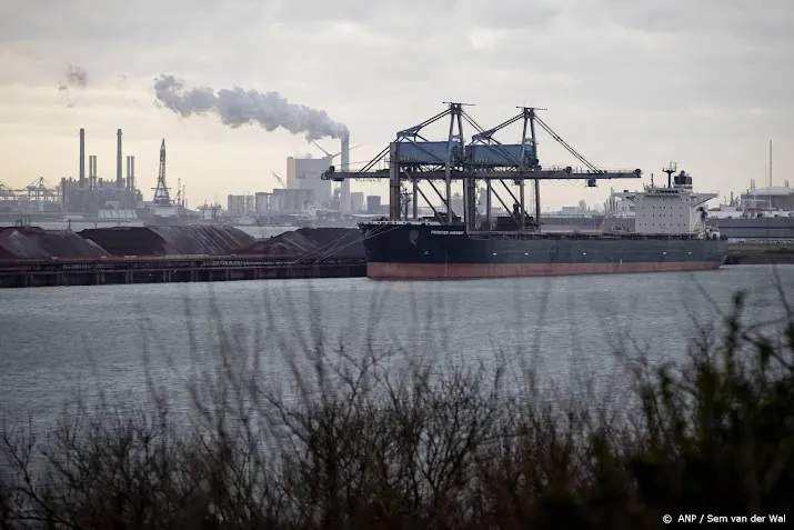 haven rotterdam wil onderzoek naar emissierechten in scheepvaart