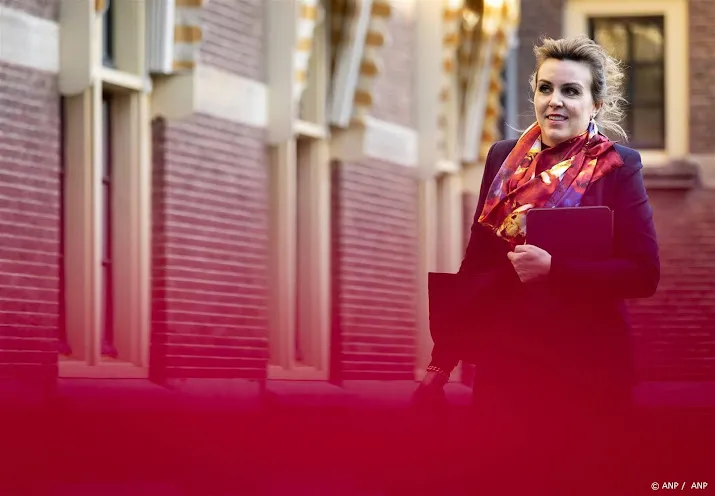 heijnen overvallen door beperking op hsl spoor wil opheldering