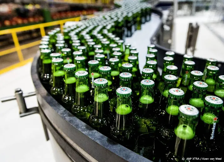 heineken waarschuwt voor stukjes glas in bierflesjes