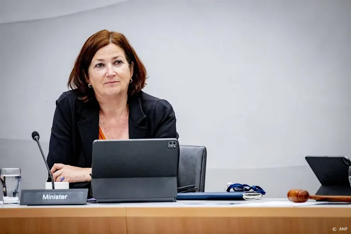 helder veroordeelt grensoverschrijdend gedrag van dansers