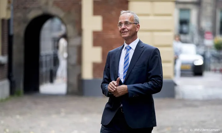 henk kamp naar defensie ben knapen naar buitenlandse zaken