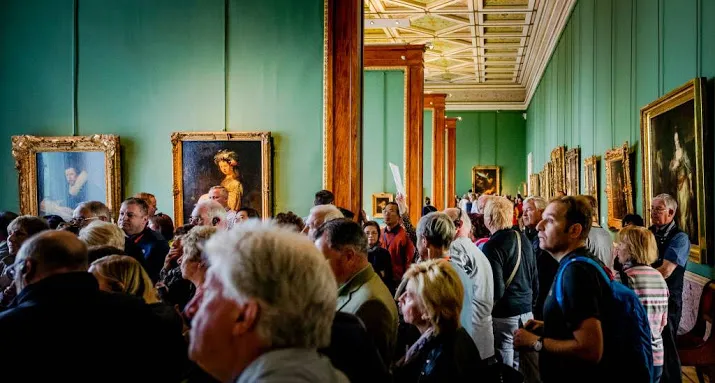 hermitage trekt half miljoen bezoekers