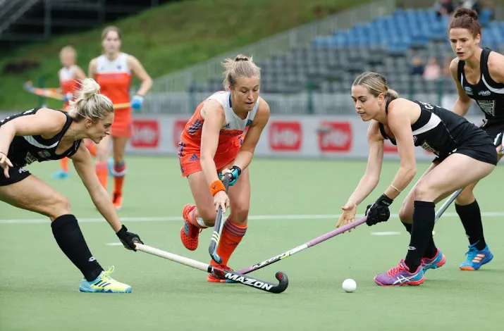 hockeyster de waard langer bij schc