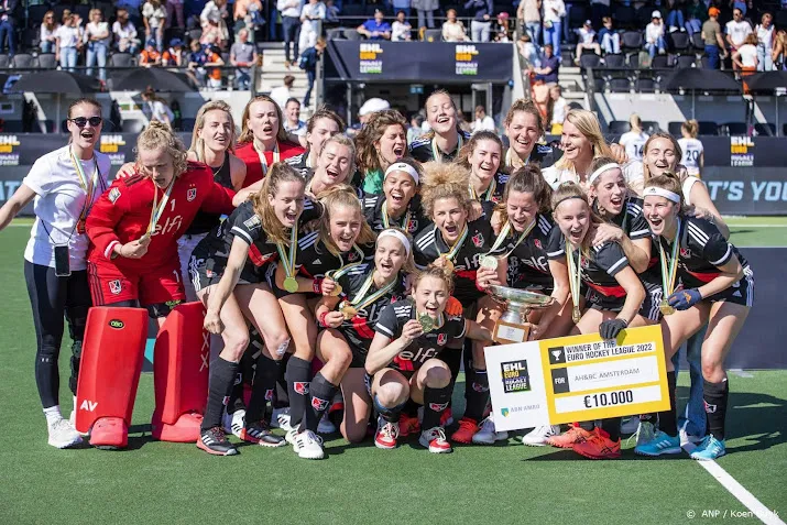 hockeysters amsterdam onttronen den bosch in ehl na shoot outs