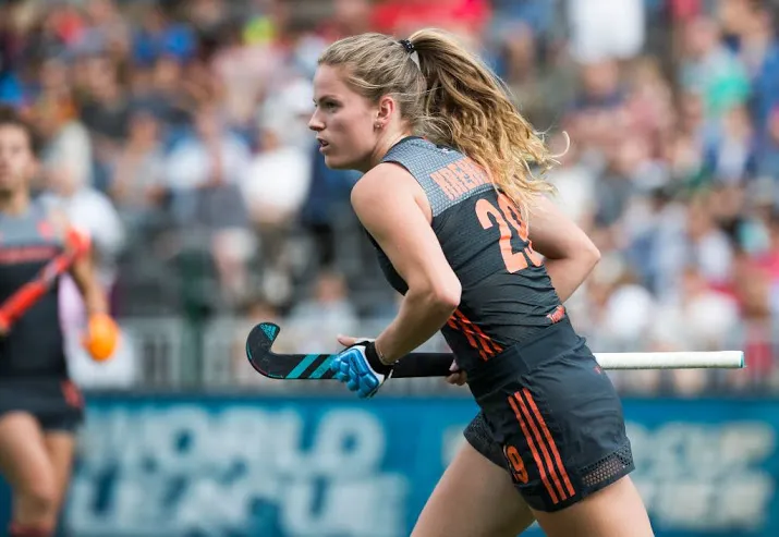 hockeysters krekelaar en nunnink vallen af