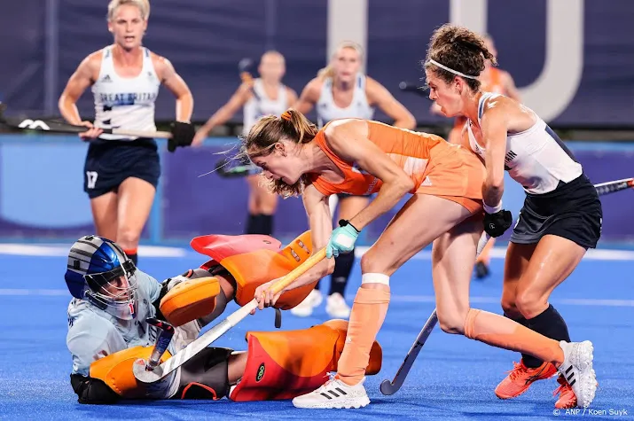hockeysters winnen met enige moeite van groot brittannie