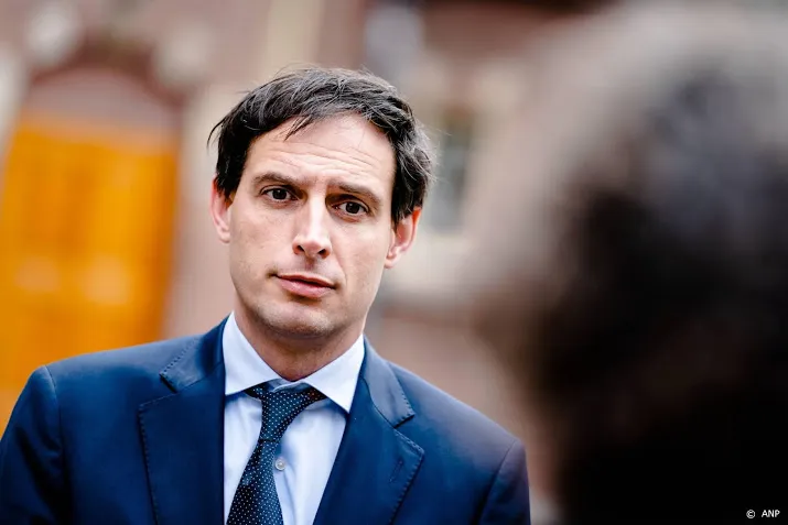hoekstra besluit air france klm verstandig en terecht