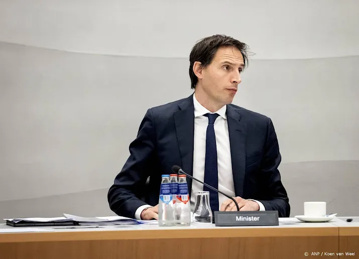 hoekstra geschokt door rampzalige schietpartij op school vs