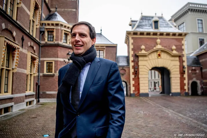 hoekstra goed gesprek over klm met le maire