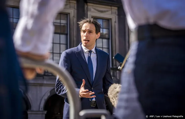 hoekstra na verdrietig weekend bij informateur hamer