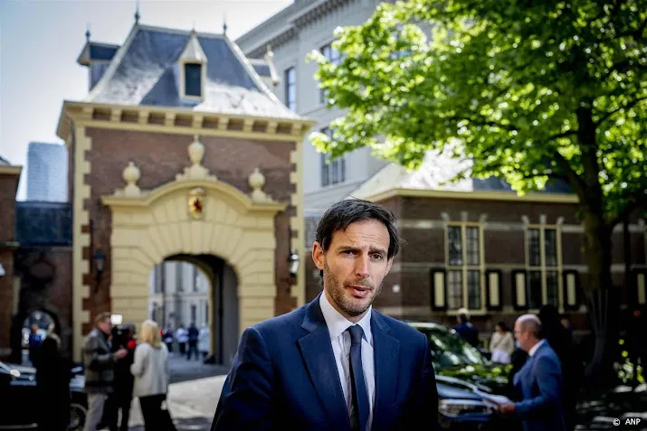 hoekstra voelt zich ongemakkelijk bij eu voorzitterschap hongaren