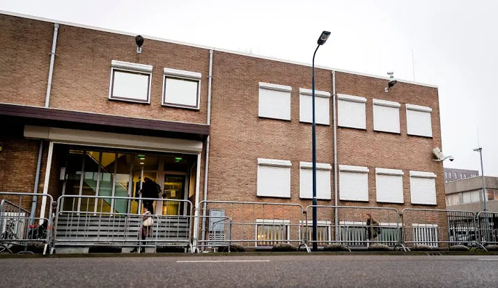 hof aydin c moet proces bijwonen
