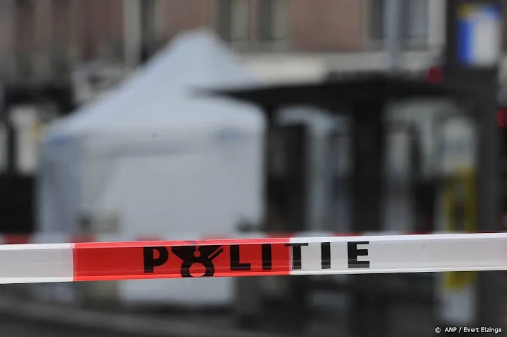 hof legt levenslang op voor moord op voorbijganger amsterdam