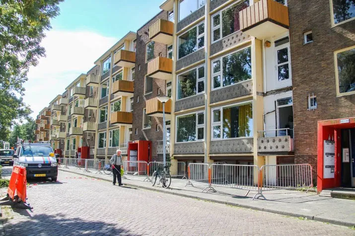 honderden balkons groningen afgesloten