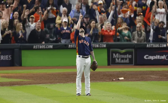honkballers houston trekken stand gelijk in world series