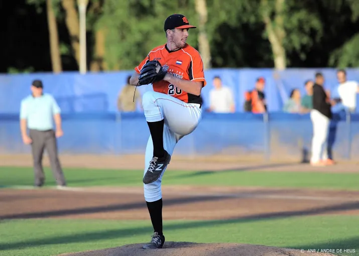 honkballers onderuit tegen verenigde staten