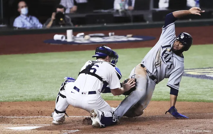 honkballers rays komen gelijk met dodgers in world series
