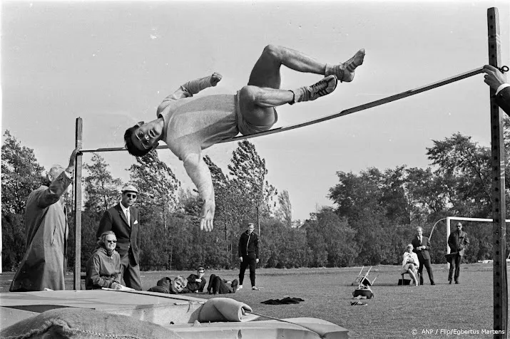 hoogspringlegende fosbury op 76 jarige leeftijd overleden