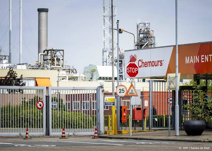 hoorzitting over chemours fabriek van start in dordrecht