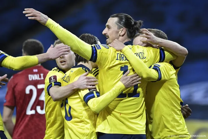 ibrahimovic voelt zich weer even debutant in zweeds elftal