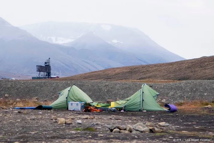ijsbeer doodt 39 jarige amsterdammer op spitsbergen