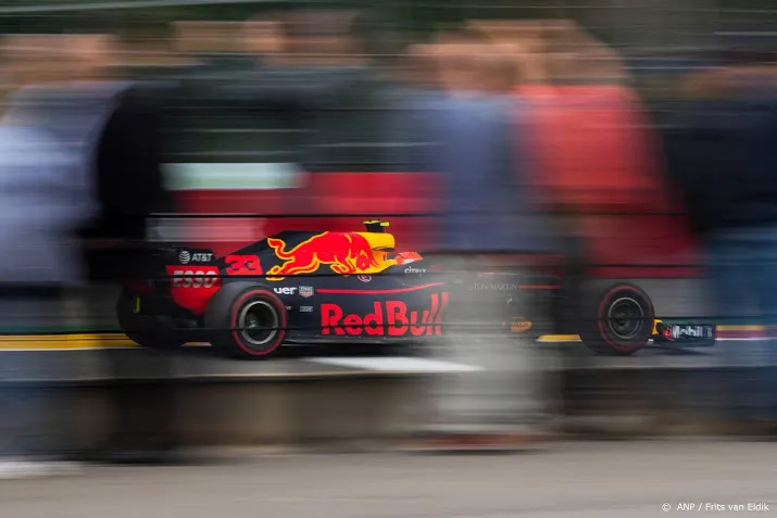 in toscane voor de eerste keer dit seizoen fans bij f1 race