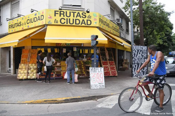inflatie in argentinie stijgt tot bijna 99 procent