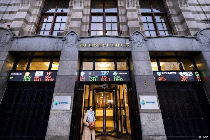 ing koploper in aex pharming en sbm zakken na cijfers