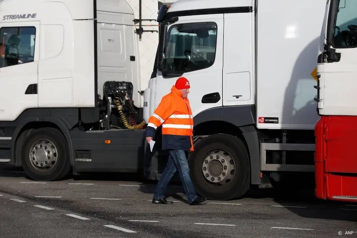 inspectie stuit op misstanden truckers vakbond wijst naar ikea
